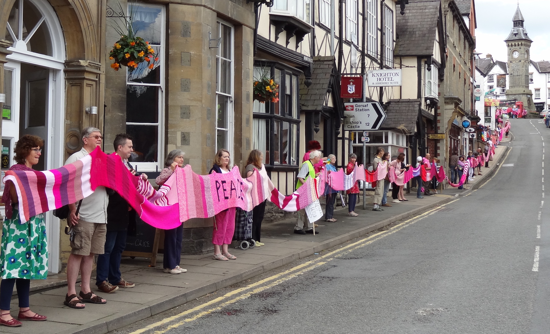 23b-Knighton-scarf-roll-out .JPG