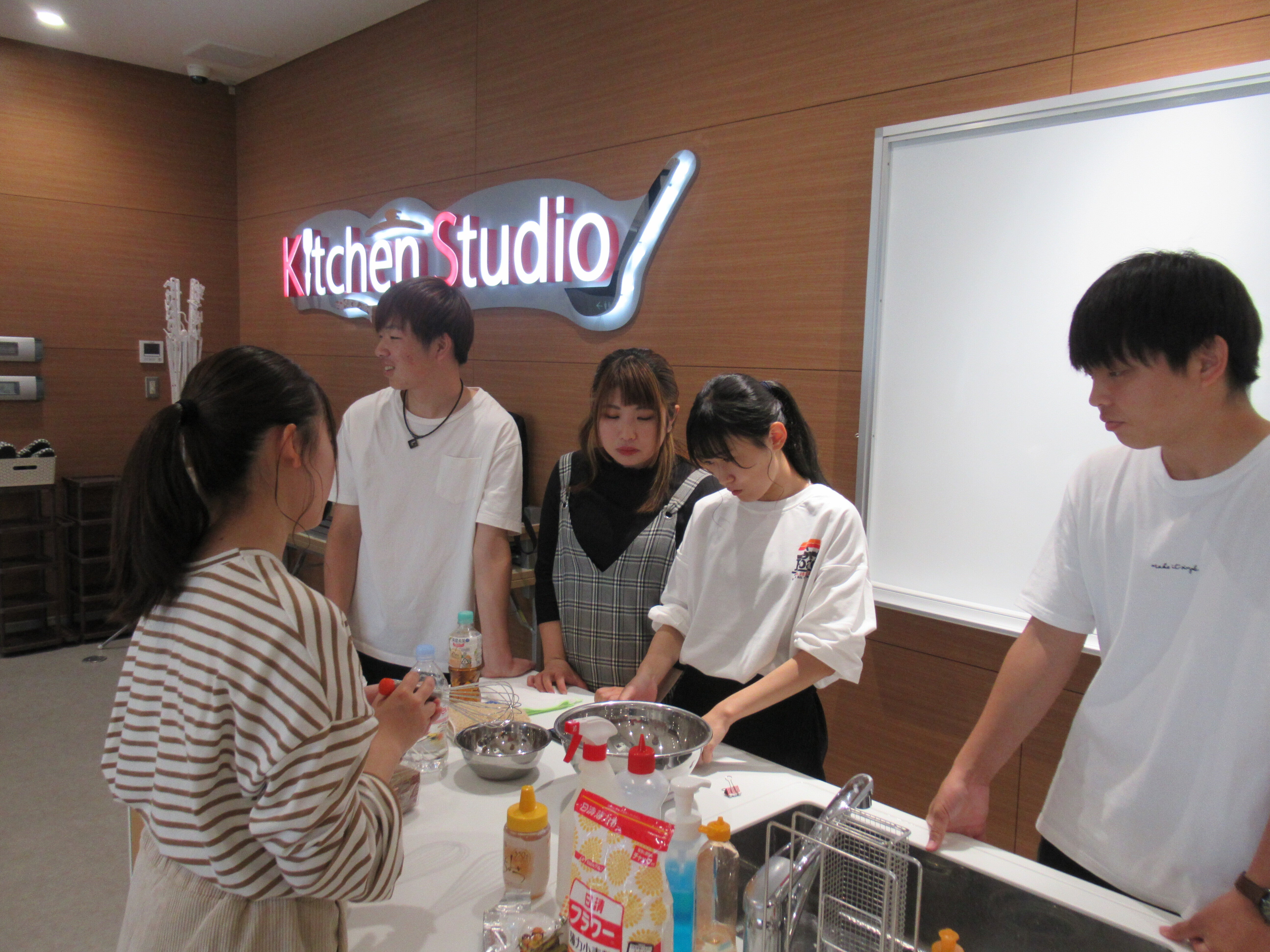 各グループ何度も試作を重ねてきました