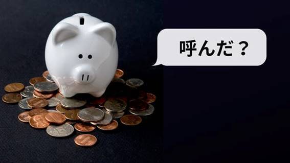 屋内, 座る, 小さい, テーブル が含まれている画像AI 生成コンテンツは誤りを含む可能性があります。