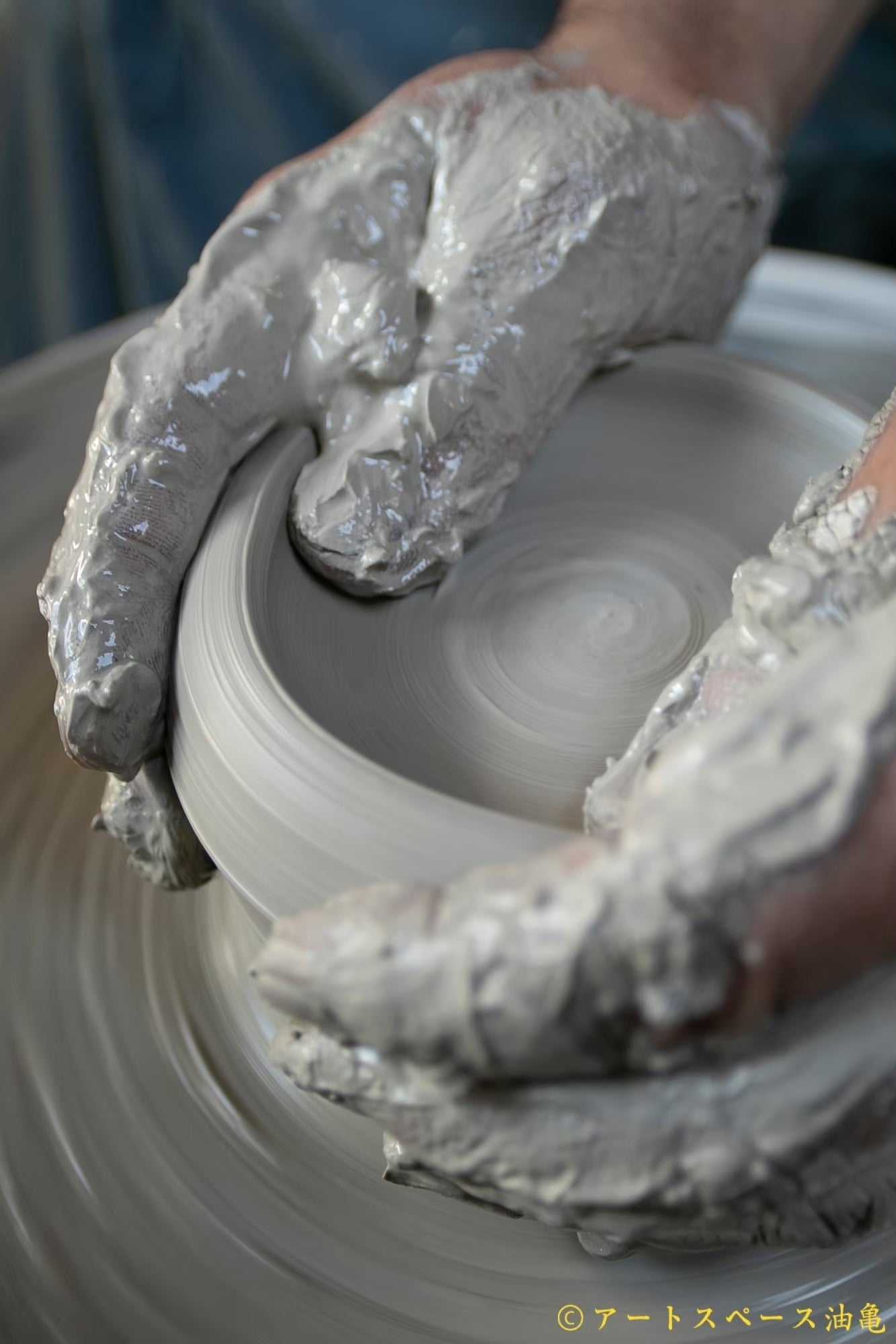 作り手による、うつわの制作風景。