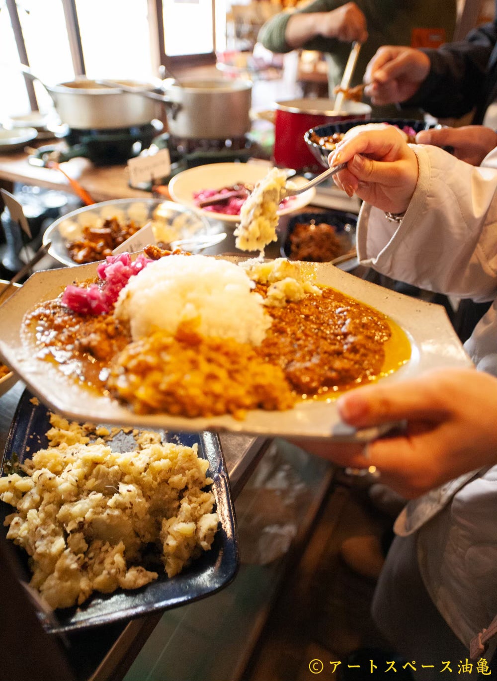 うつわと食。生産者や料理人のみなさまを招いて開くワークショップやイベントは五感を刺激します。