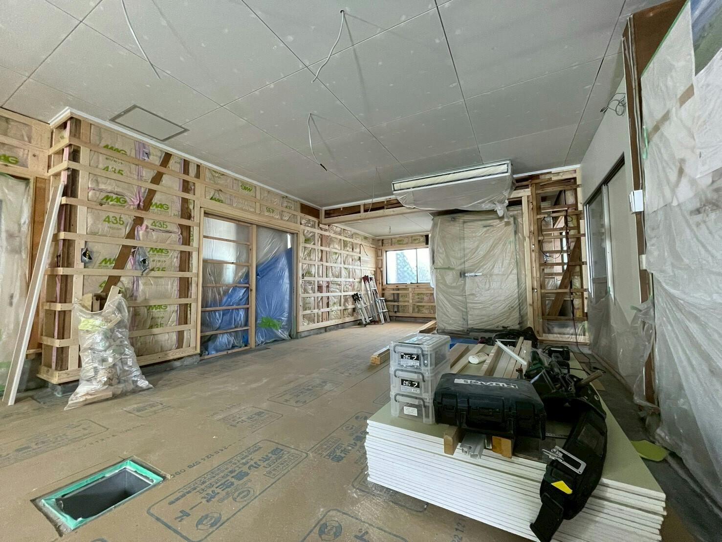 復旧工事中の工場