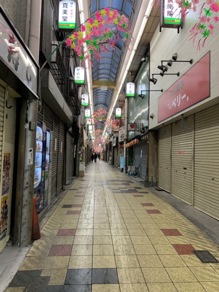 新世界、ジャンジャン横丁も人通りが閑散と